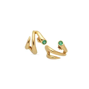 Boucle d'oreilles en Or Jaune 750Mill. 
avec 2 Emeraudes