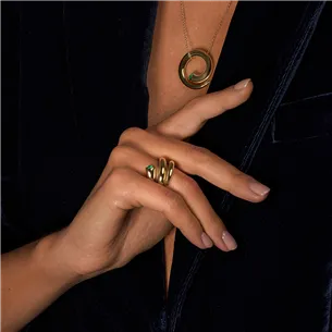 Bague en Or Jaune 750Mill. 
avec Emeraude Ovale 2
