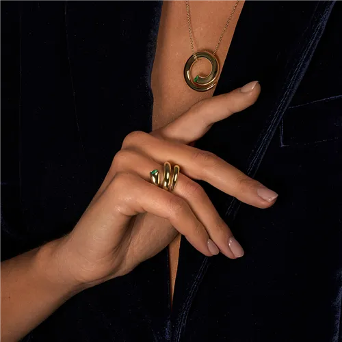 Bague en Or Jaune 750Mill. 
avec Emeraude Ovale