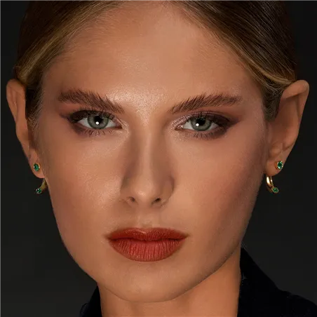 Boucles d'oreilles en Or Jaune 750Mill. 
avec 2 Emeraudes Rondes 
et 2 Emeraudes Ovales