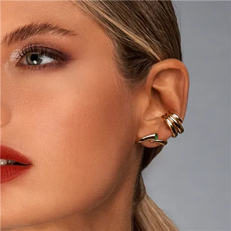 Boucles d'oreilles seule en Or Jaune 750Mill. 
Avec 2 Emeraudes