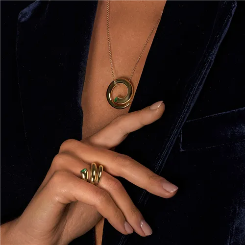 Collier 60cm en Or Jaune 750Mill. Pendentif Emeraude
 Ronde
