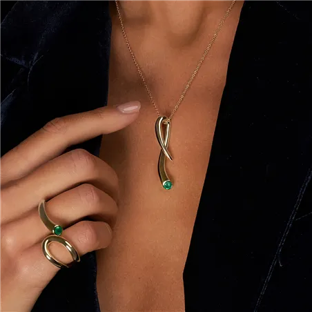 Collier 45cm en Or Jaune 750Mill. Pendentif 
avec Emeraude Ronde