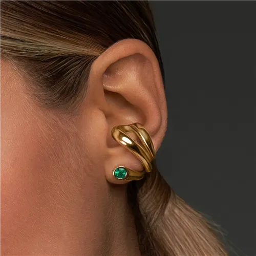 Boucles d'oreilles en Or Jaune 750Mill. 
avec 2 Emeraudes