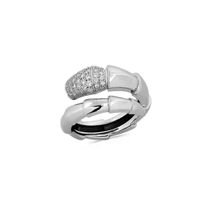 Bague Serpent Diamants en Or. Largeur : 6.30 mm.
