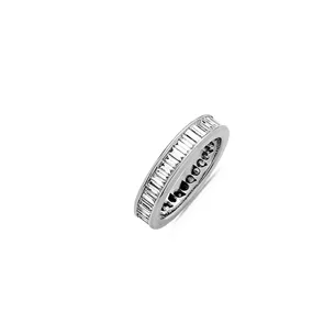 Alliance Tour Complet Diamants Baguette 1.96ct en Or Blanc 750 mill.